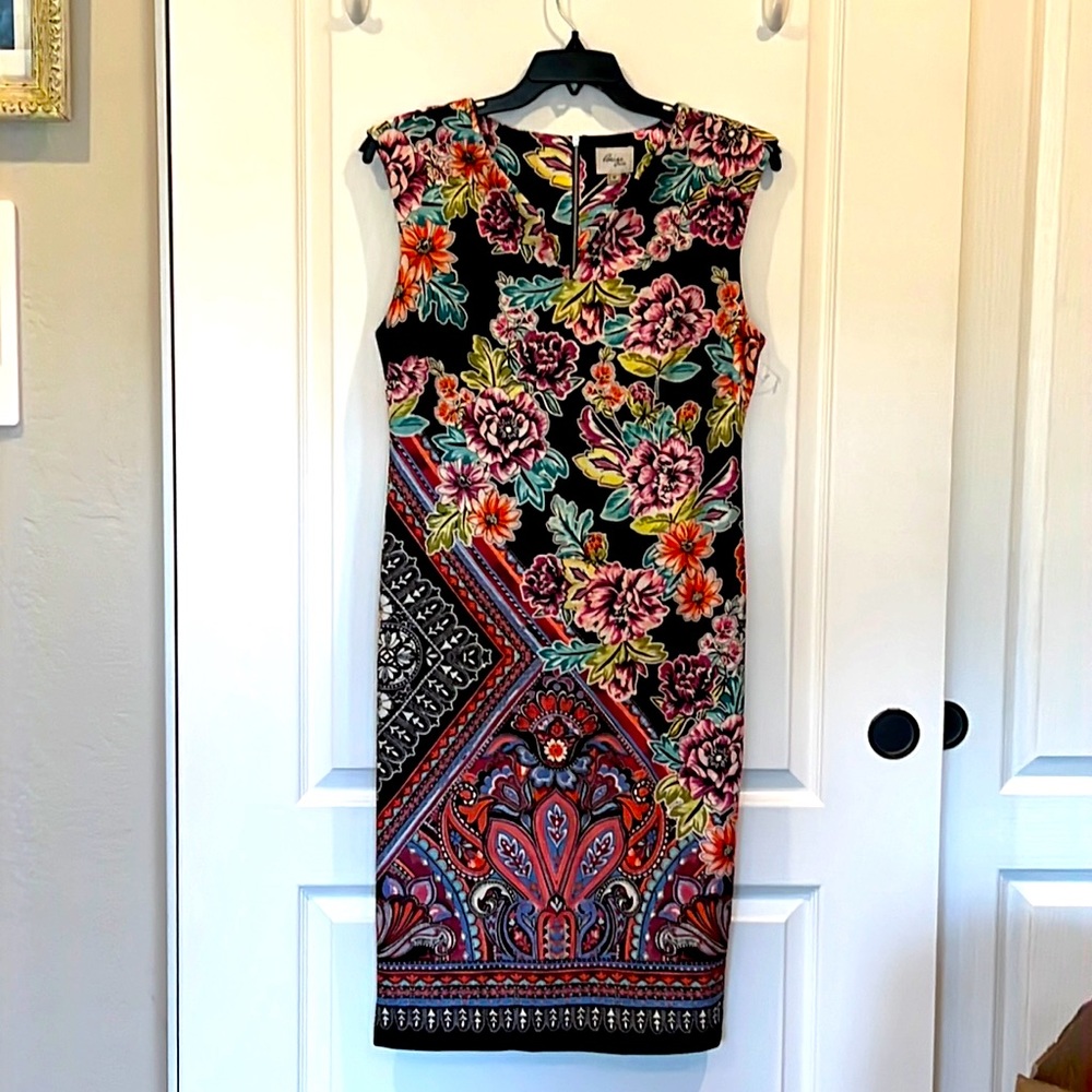 Beige by ECI dress size 12, NWT beautiful floral print, sits just below knee